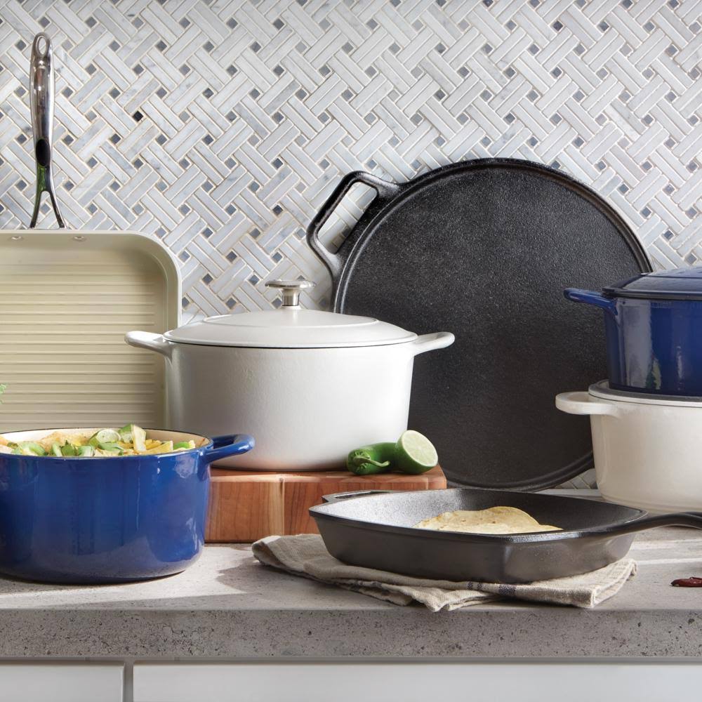 Enameled Cast Iron Oval Dutch Oven 7-Quart Oyster White K797