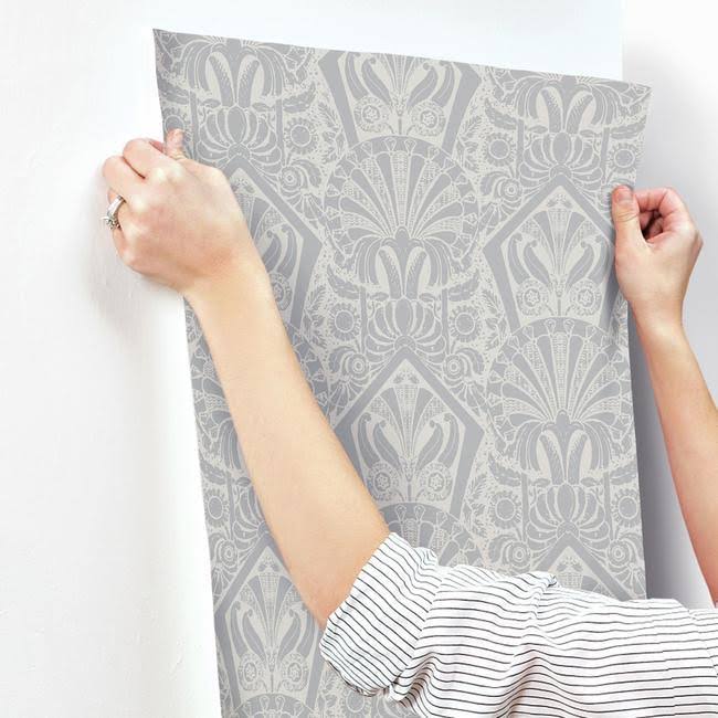 Cream/Silver Wallpaper F7268