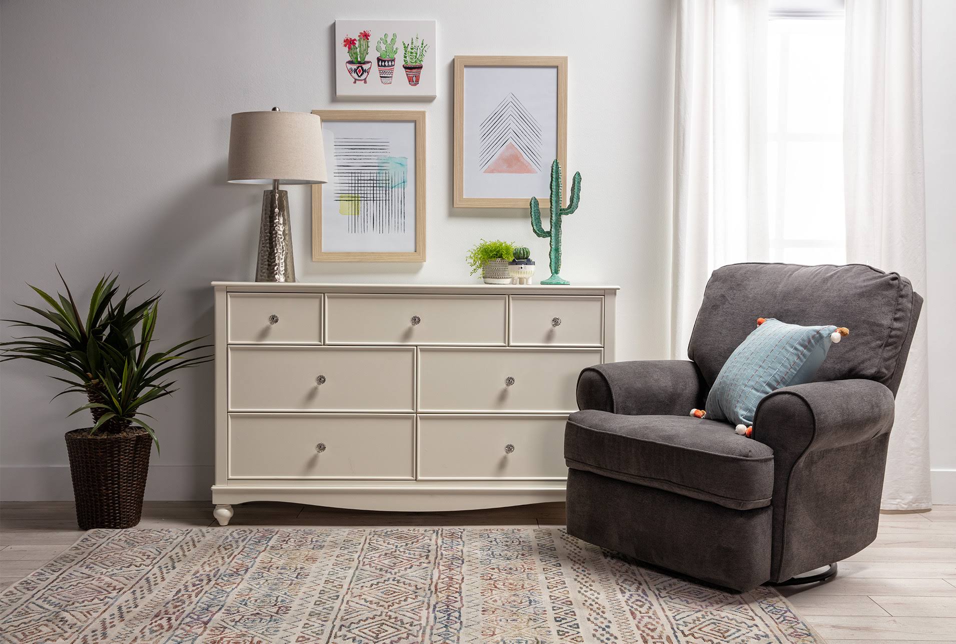 White 7 Drawer Wood Dresser R719