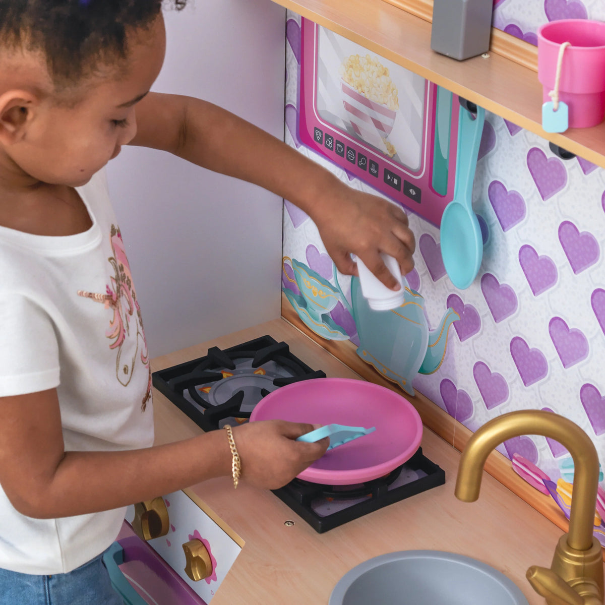 Wooden Play Kitchen with 21 Accessories W462142