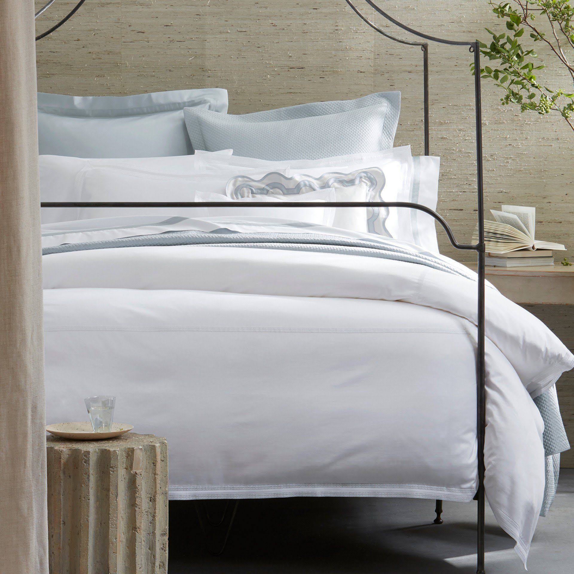 White Queen Fitted Sheet K139746