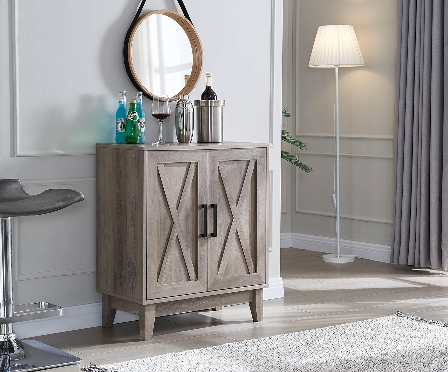 Small Cabinet with Wood Doors in Grey Wash U998652