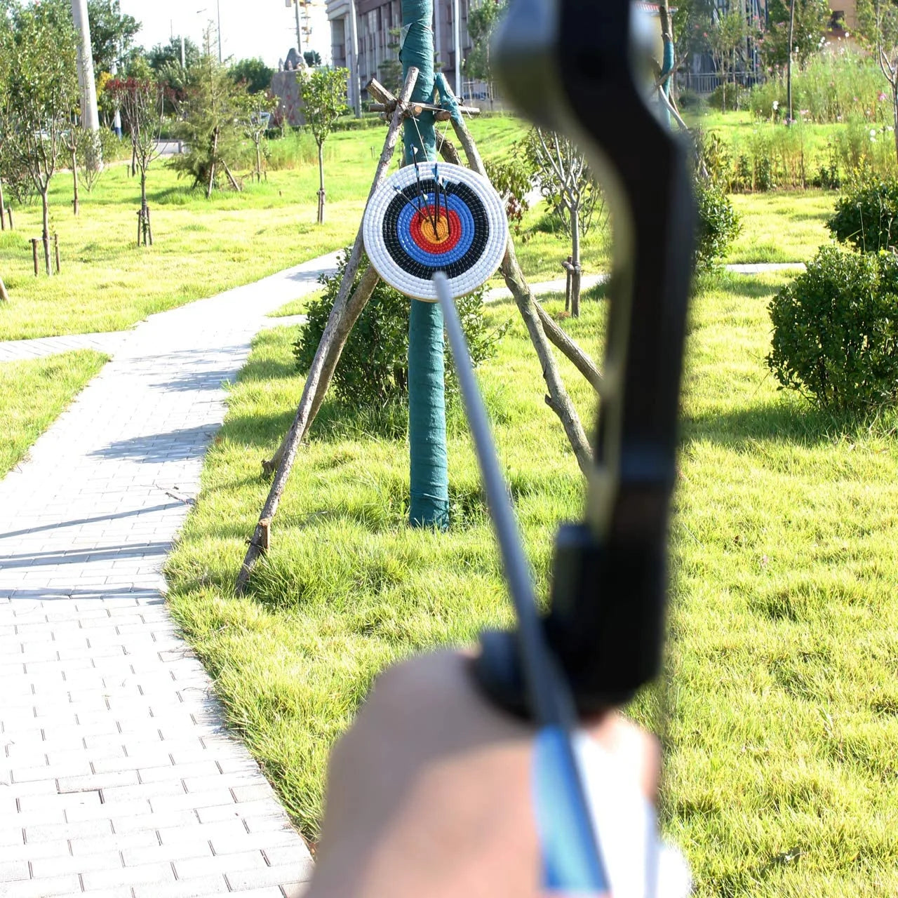 Traditional Solid Straw Round Archery Target Face with 5 Paper Target Face M5379